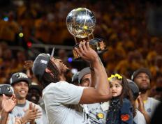 HTH-关于集结日NBA总决赛焦点战，斯图加特调整名单，话题不断，年轻球员得到机会的信息