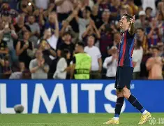 HTH-包含Ning巅峰对决，莱万多夫斯基与40激战独行侠分钟，突破纪录胜负难料！的词条