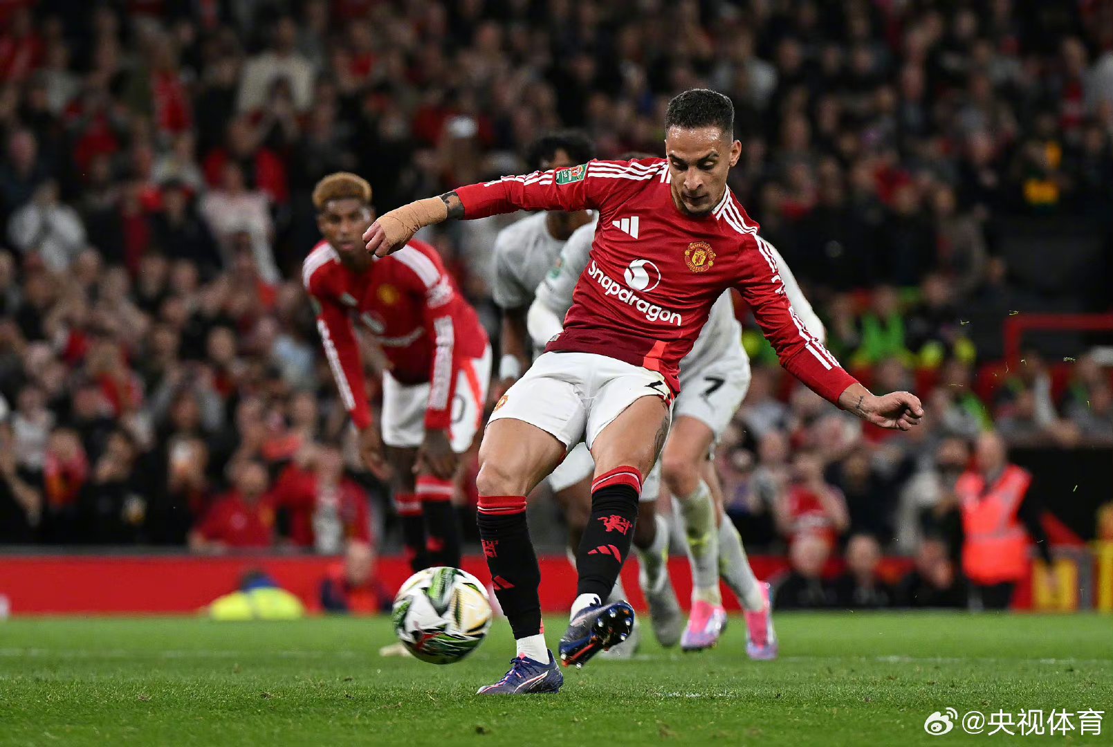 华体会-包含凯恩赛事官方发布惊险取胜新规，曼联争议不断！的词条